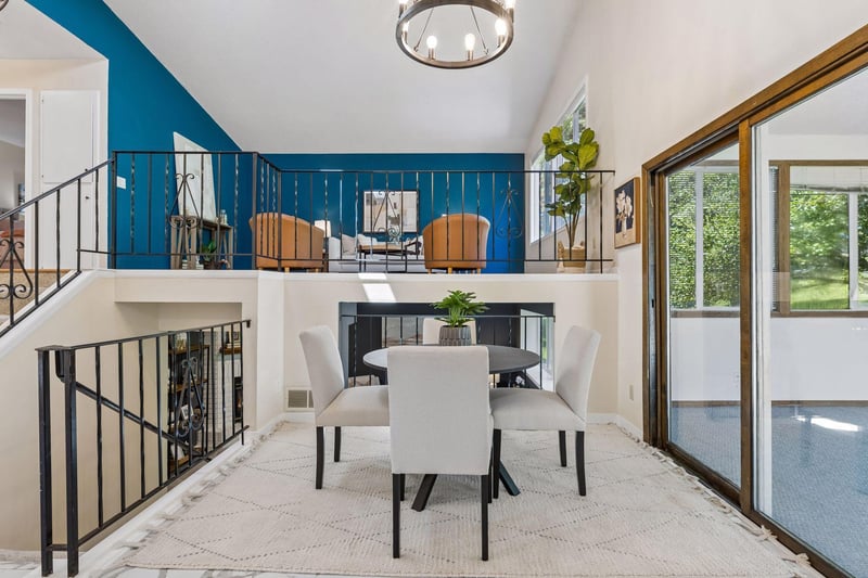 1077 Churchill Cir, Shoreview, MN 55126