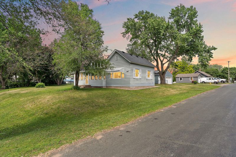 387 2nd St S, Bayport, MN 55003