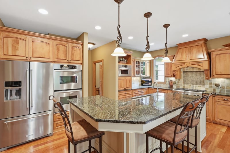 3249 Wilds Rg NW, Prior Lake, MN 55372