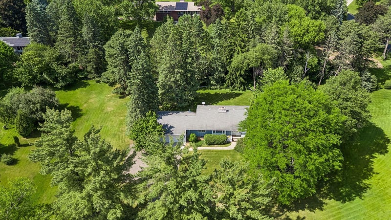 205 Oakview Rd, West Saint Paul, MN 55118