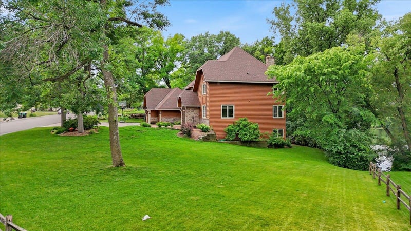12093 Gantry Ln, Apple Valley, MN 55124