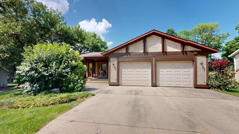 2100 4th Ave SE, Willmar, MN 56201
