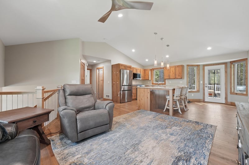 4320 217th Ave NE, Cedar, MN 55011
