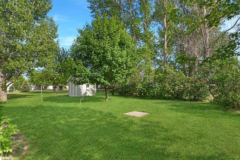 655 6th St NW, Richmond, MN 56368