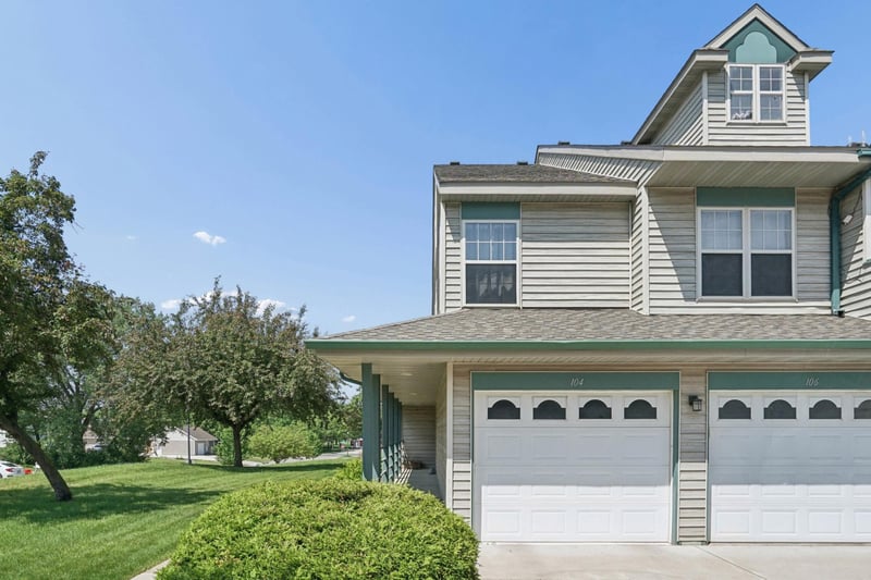 104 Morningside Dr NE, Hutchinson, MN 55350