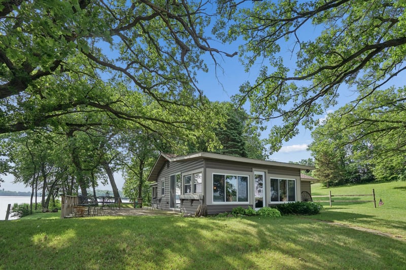 7312 93rd St SW, Howard Lake, MN 55349