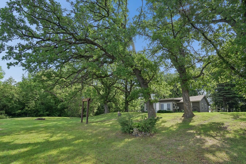 7312 93rd St SW, Howard Lake, MN 55349