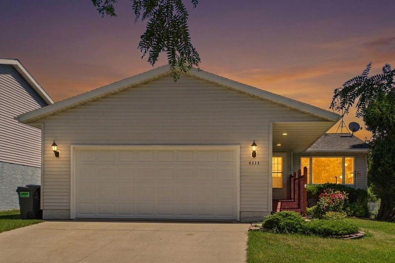 4335 Valley Dr NW, Rochester, MN 55901