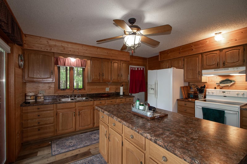 319 S Lake Lawrence Rd NE, Outing, MN 56662