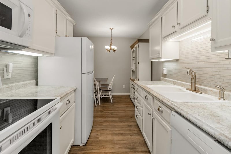 3431 Kent St #708, Shoreview, MN 55126