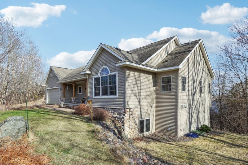 17489 Pleasant Valley Rd, Shafer, MN 55074