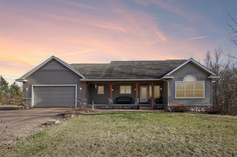 17489 Pleasant Valley Rd, Shafer, MN 55074