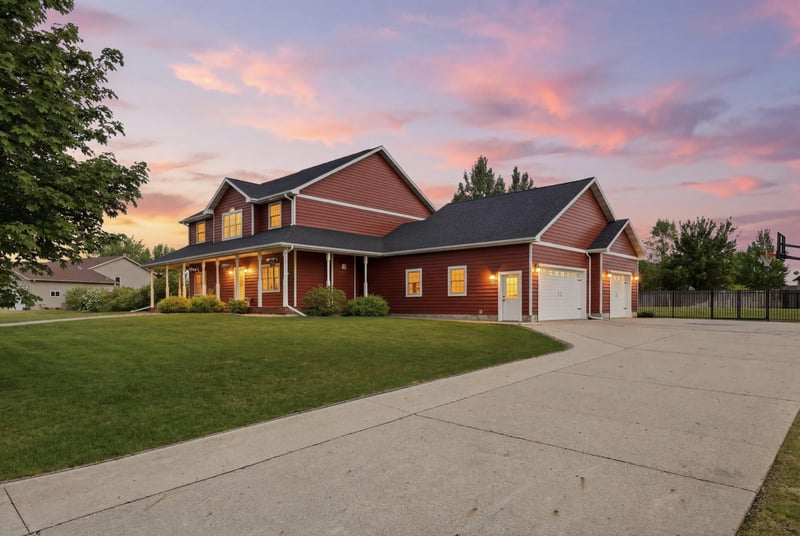 2310 Hillcrest Ln, Hawley, MN 56549