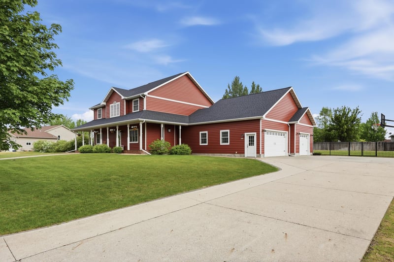 2310 Hillcrest Ln, Hawley, MN 56549