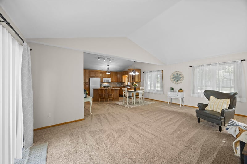 200 Rosewood Ave NW, Isanti, MN 55040