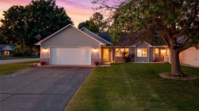 200 Rosewood Ave NW, Isanti, MN 55040