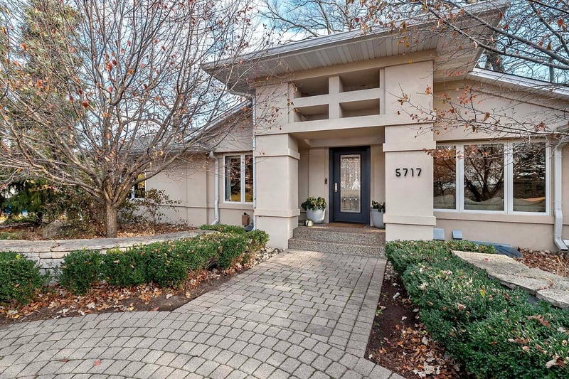 5717 Schaefer Rd, Edina, MN 55436