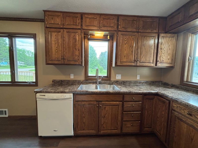 338 Abbott St W, Eagle Bend, MN 56446