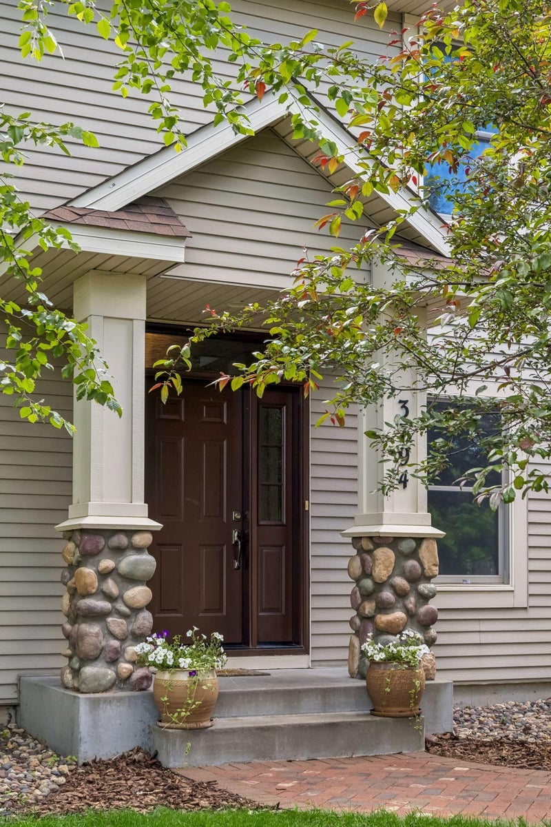 3794 Smithfield Curve, Woodbury, MN 55129