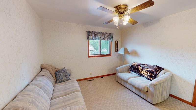 121 2nd St N, Kiester, MN 56051