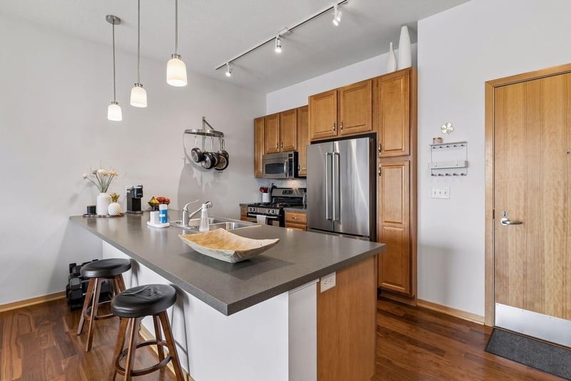 4525 Park Commons Dr #319, Saint Louis Park, MN 55416