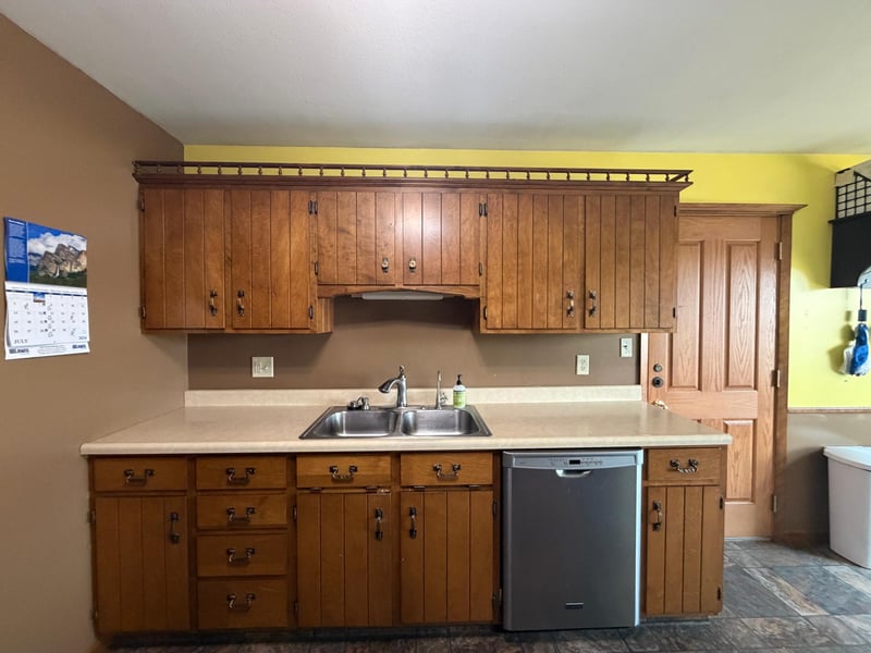 425 W Dodge St, Luverne, MN 56156