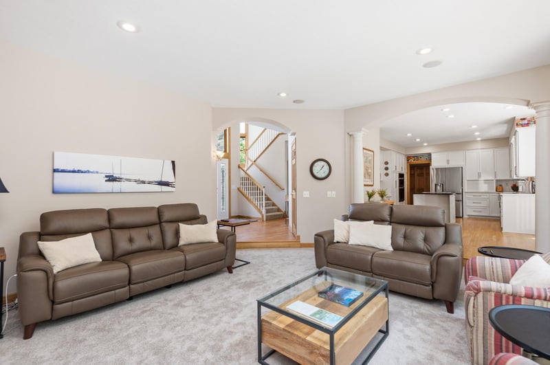 10051 Gristmill Rg, Eden Prairie, MN 55347