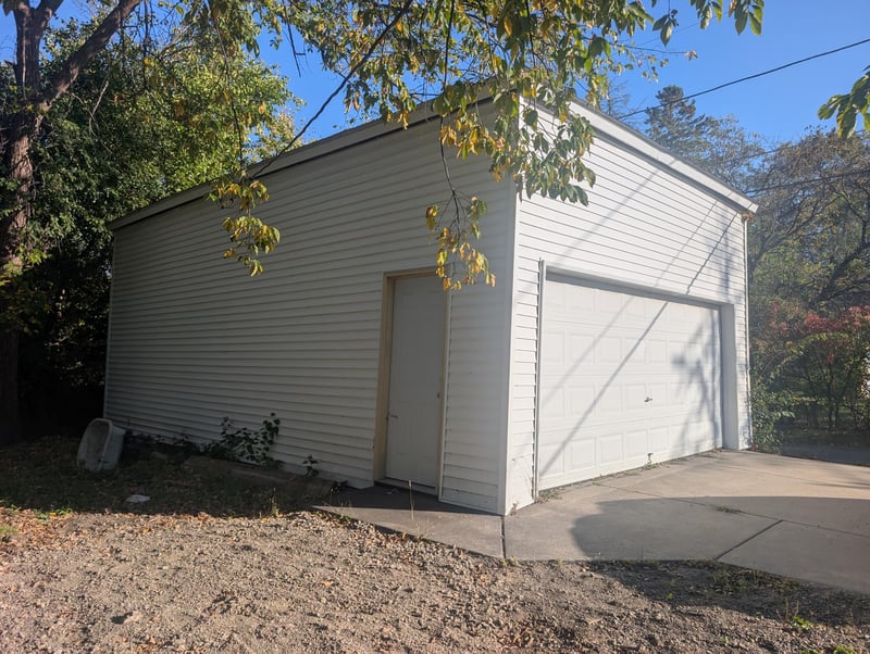 880 Jackson St, Saint Paul, MN 55117