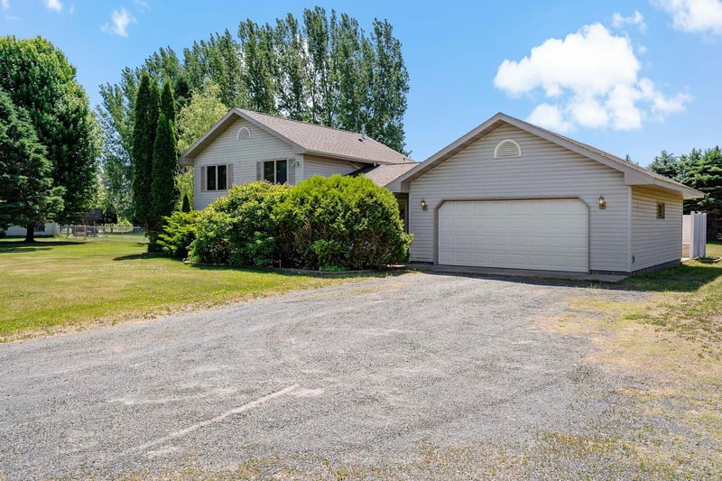 2488 91st Ave, Osceola, WI 54020