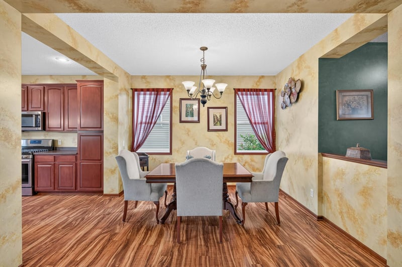 1779 Fescue Ct, Shakopee, MN 55379