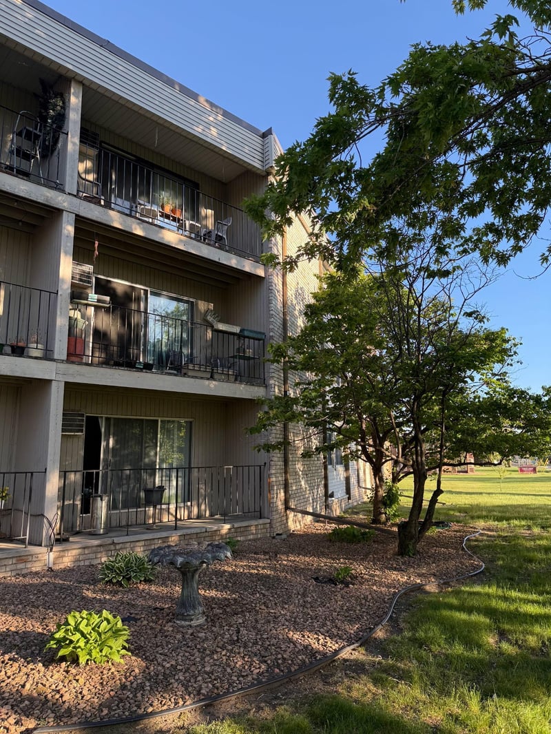 8935 Old Cedar Ave S #113, Bloomington, MN 55425