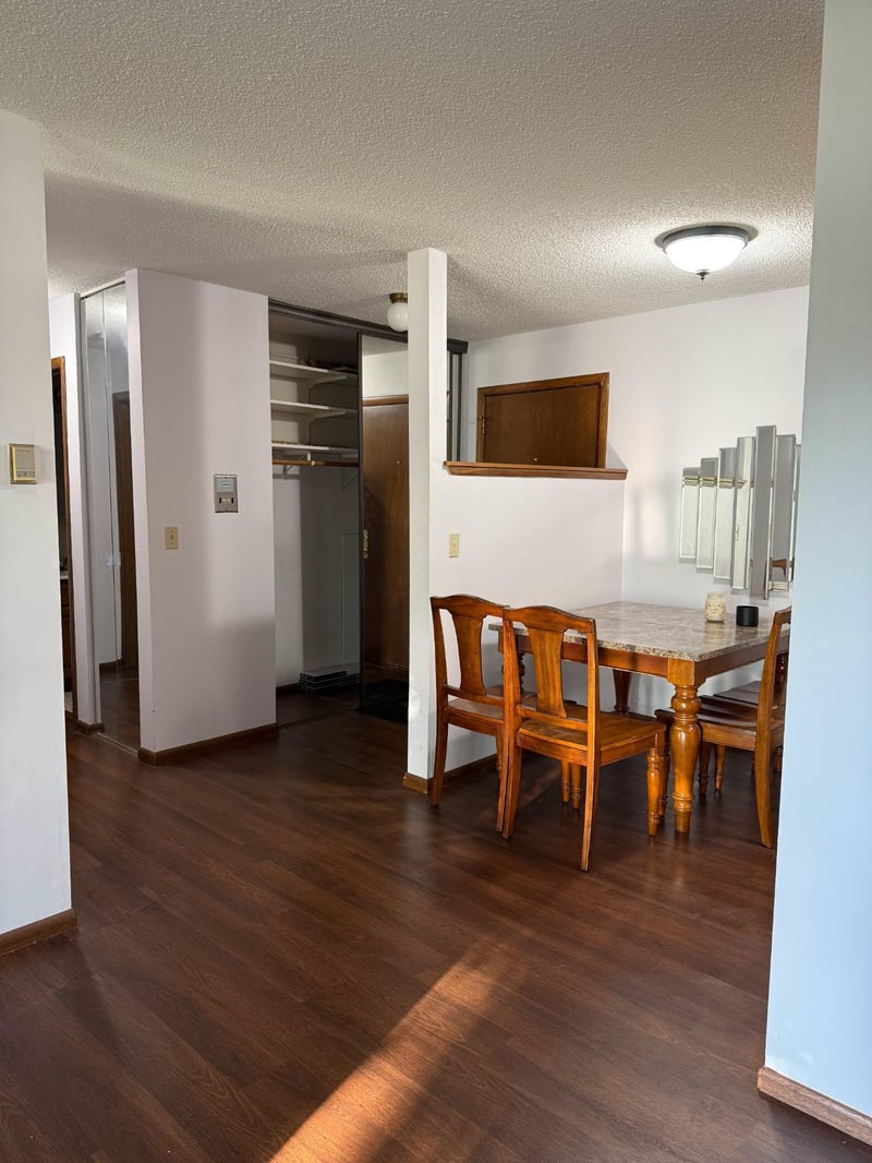 8935 Old Cedar Ave S #113, Bloomington, MN 55425