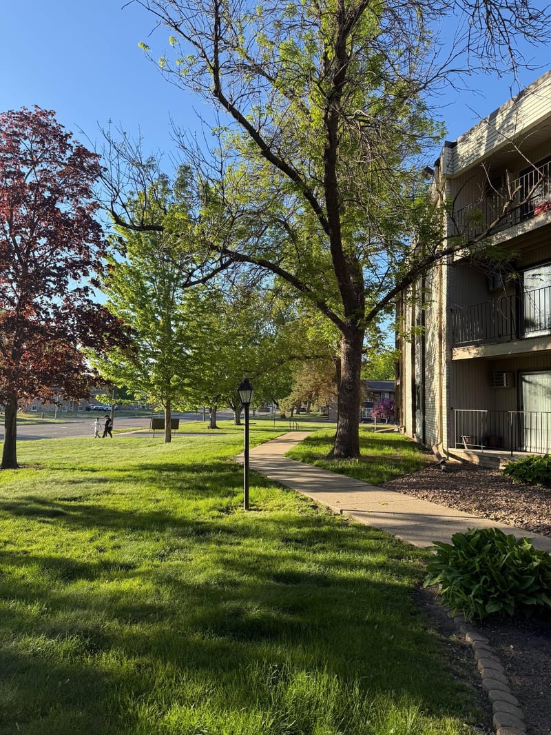 8935 Old Cedar Ave S #113, Bloomington, MN 55425