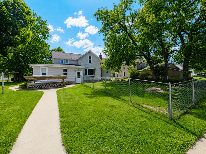 40 Spring St, Kenyon, MN 55946