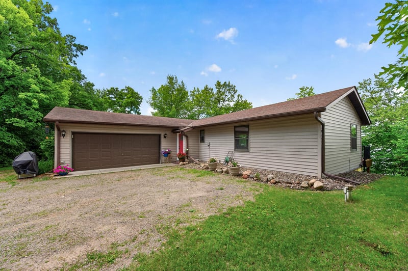 9145 Arnold Ave NW, Monticello, MN 55362