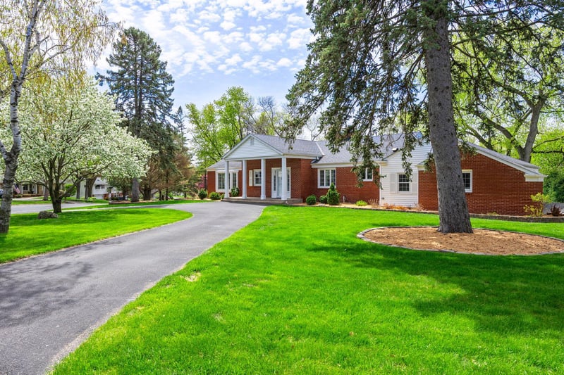 6708 Sally Ln, Edina, MN 55439