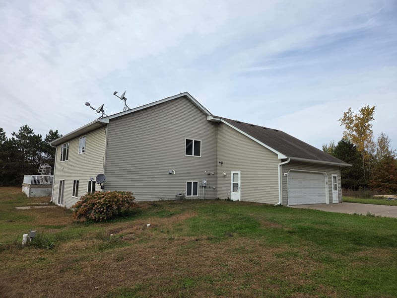 10095 367th St, North Branch, MN 55056