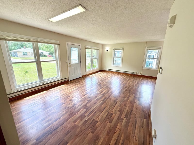 565 Madson Ave SW, Hutchinson, MN 55350