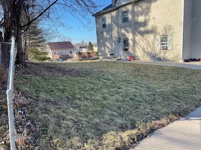 678 Lawson Ave E, Saint Paul, MN 55106