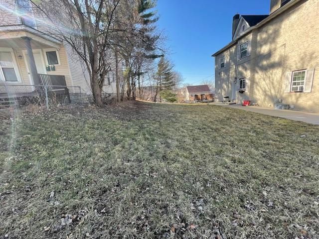 678 Lawson Ave E, Saint Paul, MN 55106