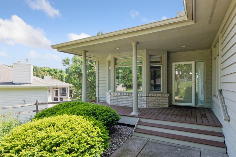 8967 Ferndale Ln, Eden Prairie, MN 55347