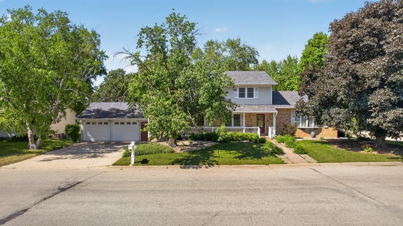 805 5th St NW, Kasson, MN 55944
