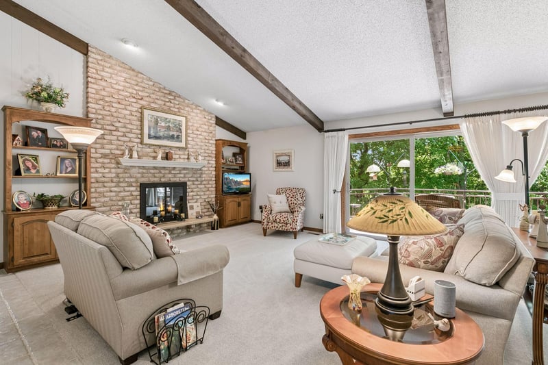 8091 Kentucky Cir, Bloomington, MN 55438