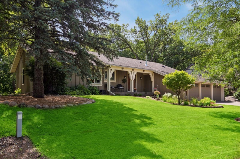 8091 Kentucky Cir, Bloomington, MN 55438