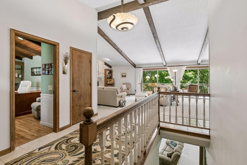 8091 Kentucky Cir, Bloomington, MN 55438