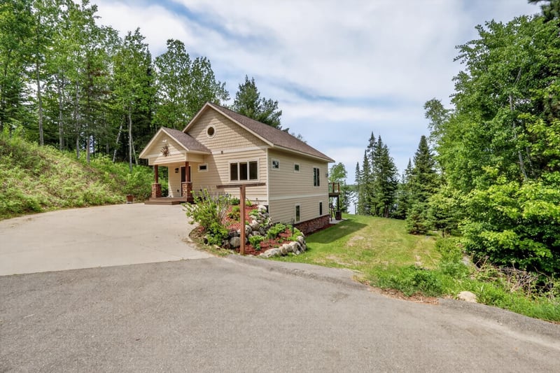 36413 Shoreview Dr, Grand Rapids, MN 55744