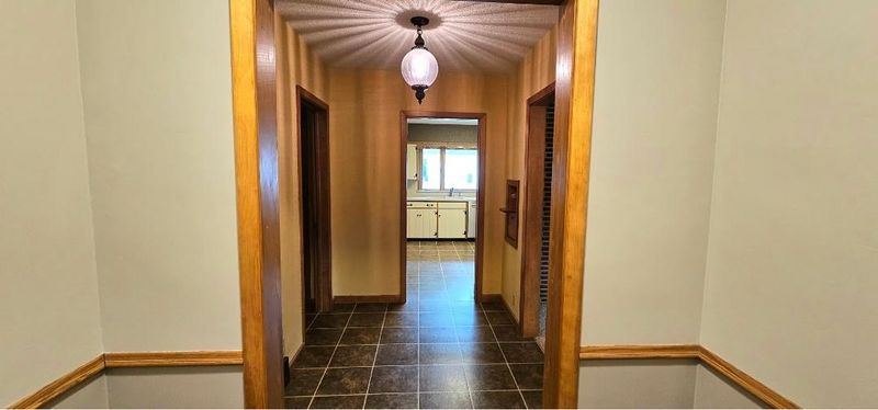 505 E 3rd St, Morris, MN 56267