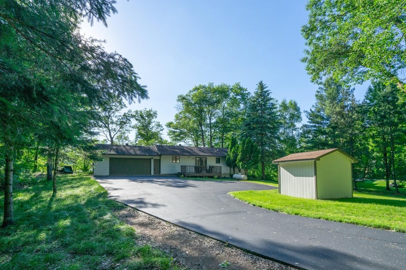 2057 Summit Dr, Cushing, MN 56443