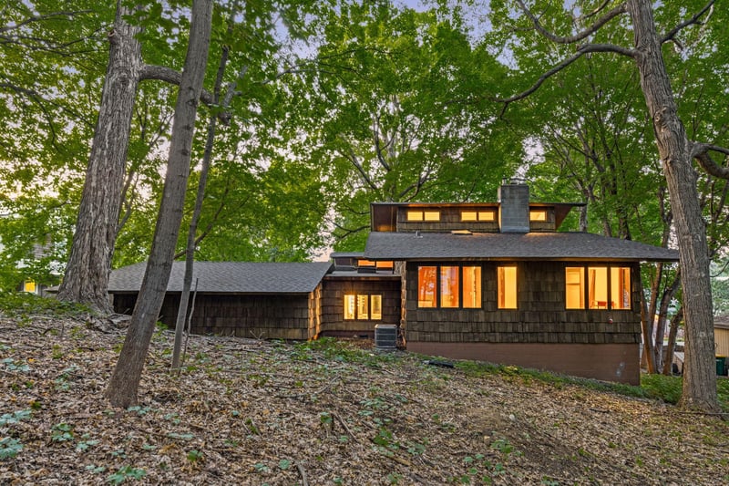 27665 Island View Rd, Excelsior, MN 55331