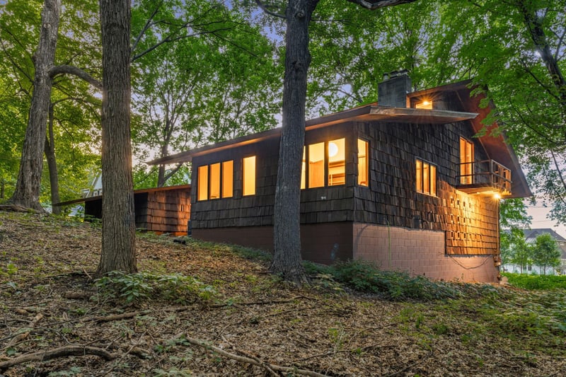 27665 Island View Rd, Excelsior, MN 55331